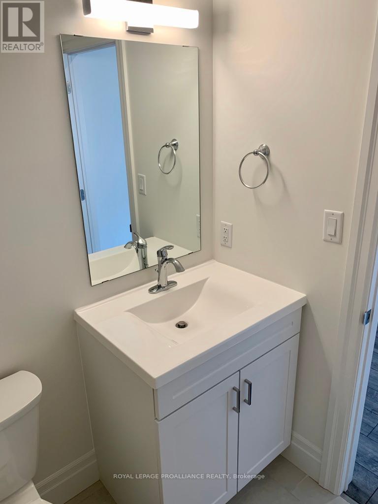 65 Evans Street, Prince Edward County, Ontario  K0K 2T0 - Photo 14 - X12211199