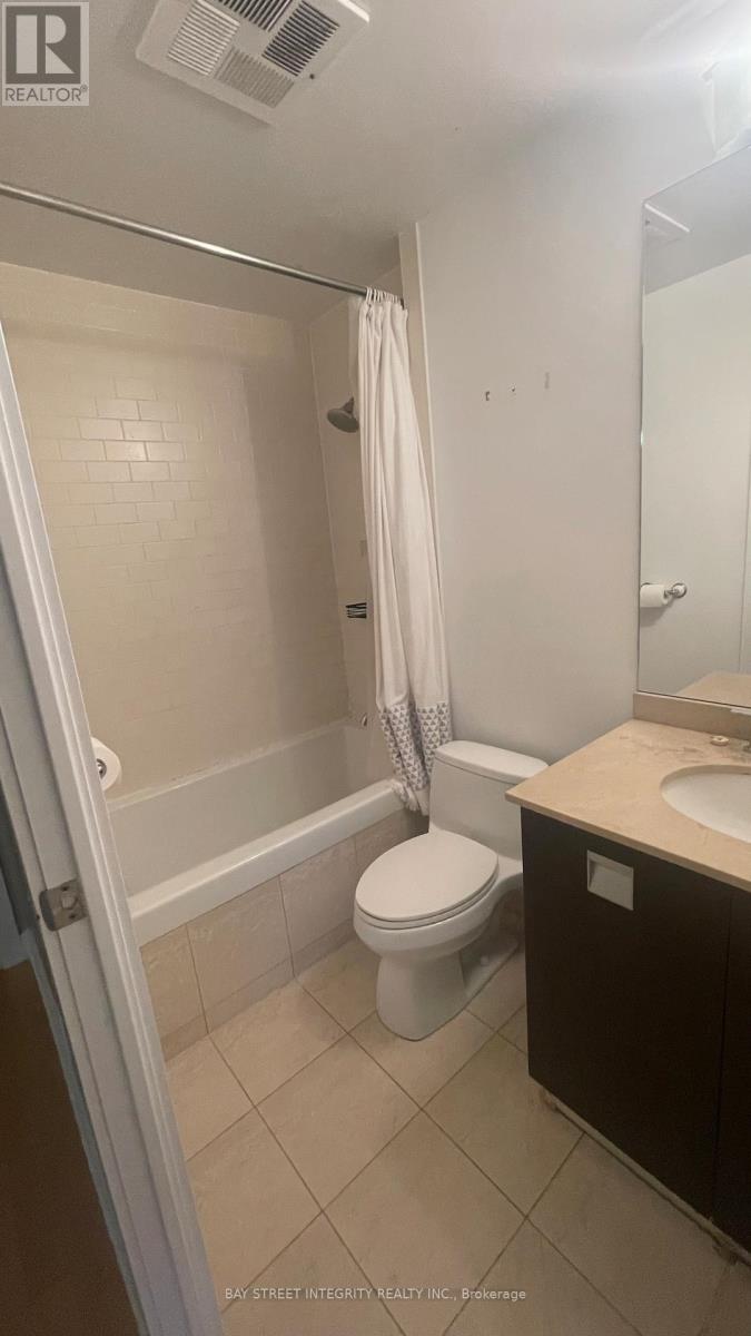 1512 - 33 Charles Street E, Toronto, Ontario  M4Y 0A2 - Photo 2 - C12208241