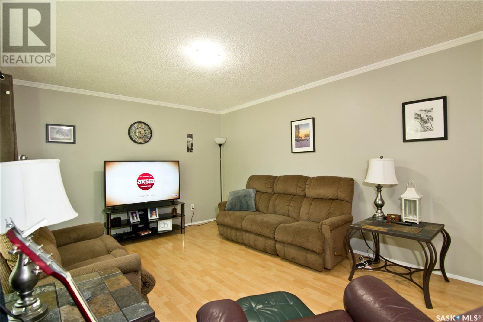3127 Jenkins Drive E, Regina, Saskatchewan  S4S 5N6 - Photo 3 - SK008230