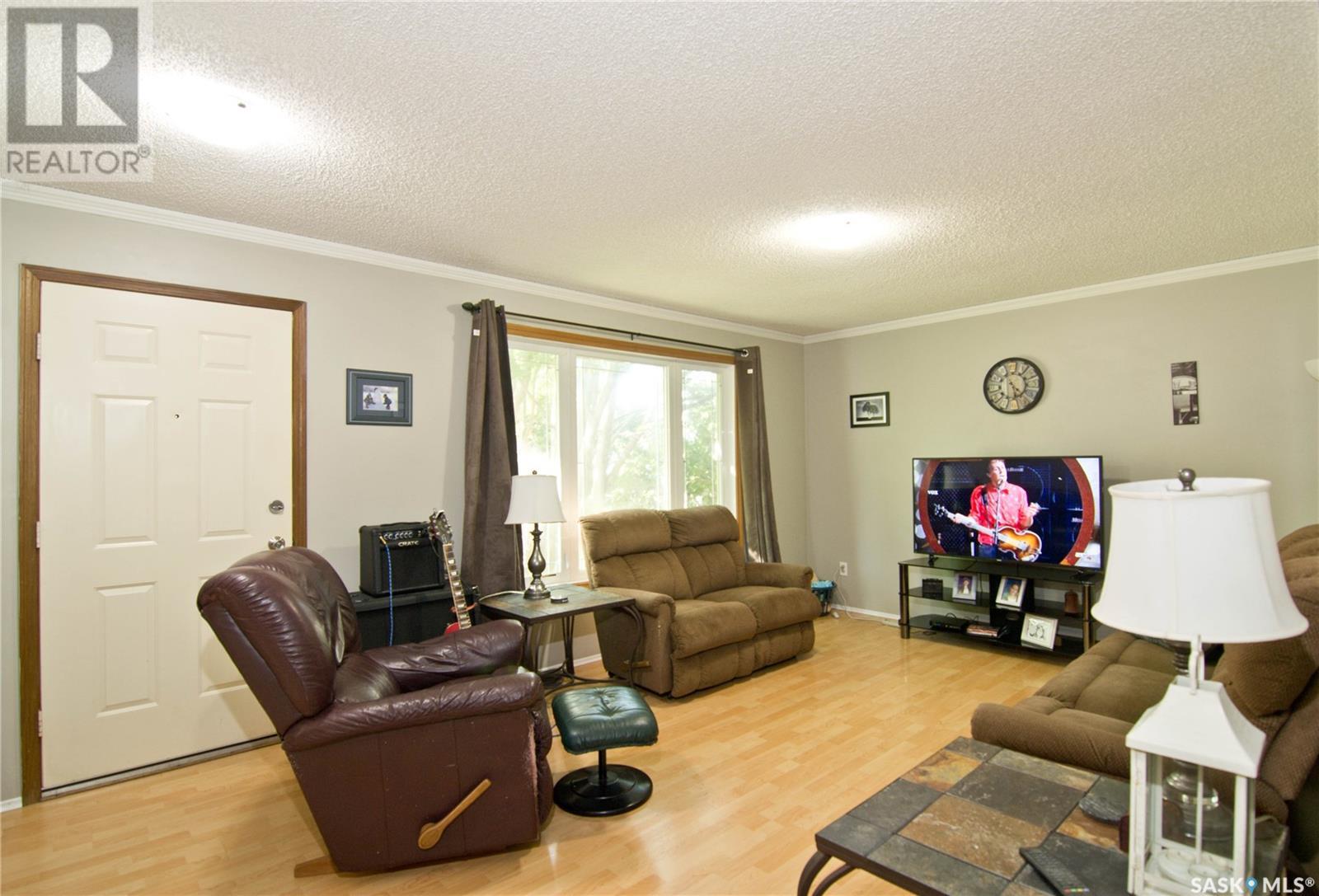 3127 Jenkins Drive E, Regina, Saskatchewan  S4S 5N6 - Photo 4 - SK008230