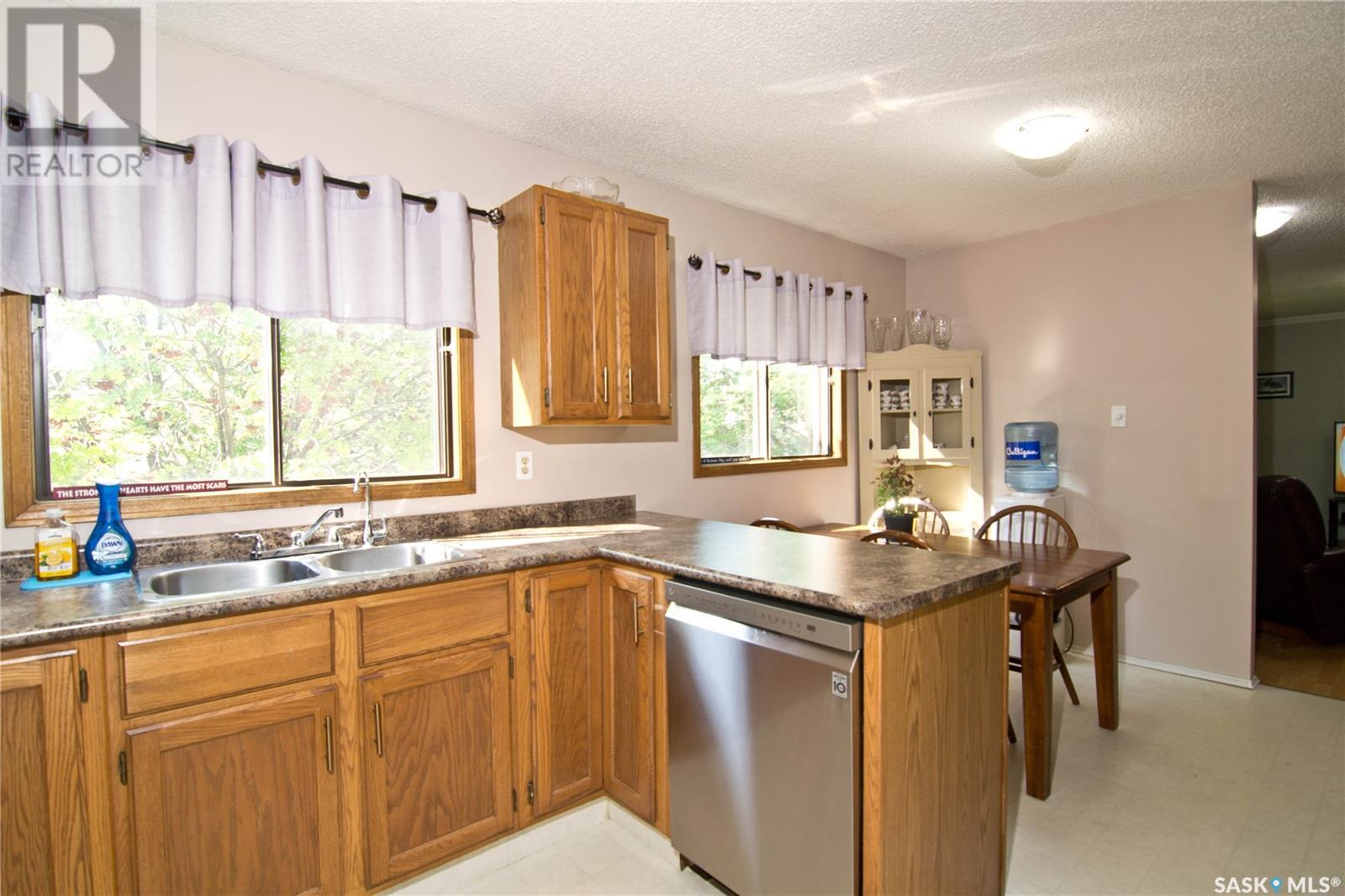 3127 Jenkins Drive E, Regina, Saskatchewan  S4S 5N6 - Photo 5 - SK008230