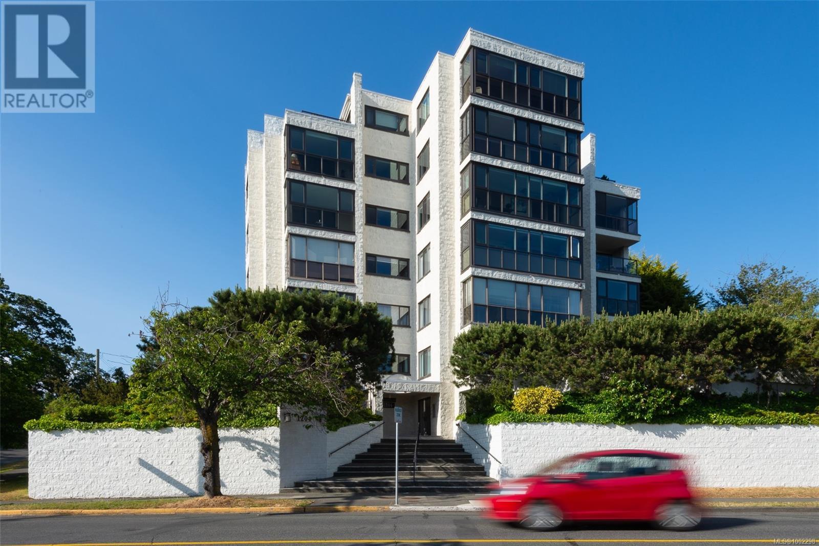 503 1204 Fairfield Rd, Victoria, British Columbia  V8V 3B2 - Photo 1 - 1002298