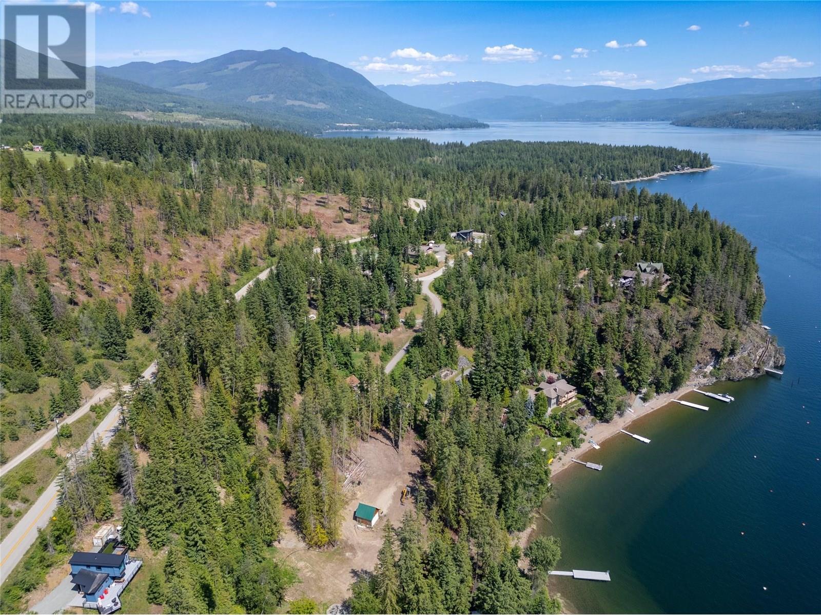 5828 Squilax Anglemont Road, Celista, British Columbia  V0E 1M6 - Photo 10 - 10347730