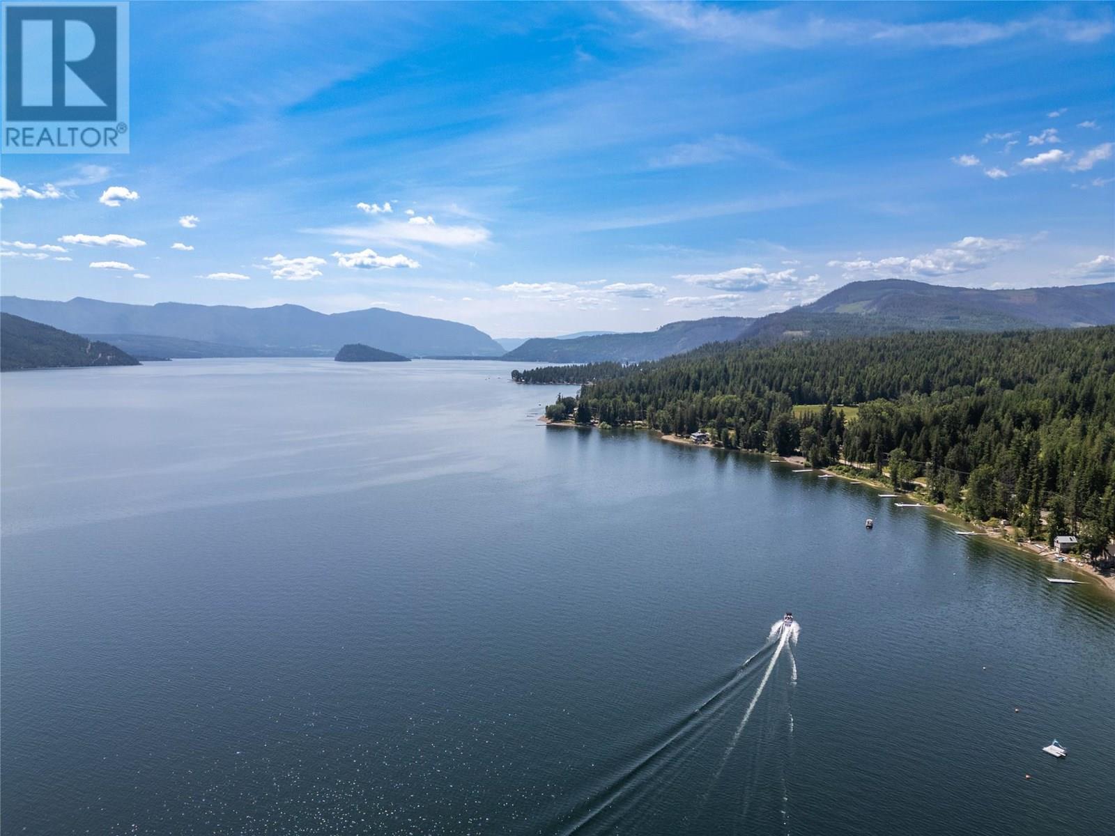 5828 Squilax Anglemont Road, Celista, British Columbia  V0E 1M6 - Photo 11 - 10347730