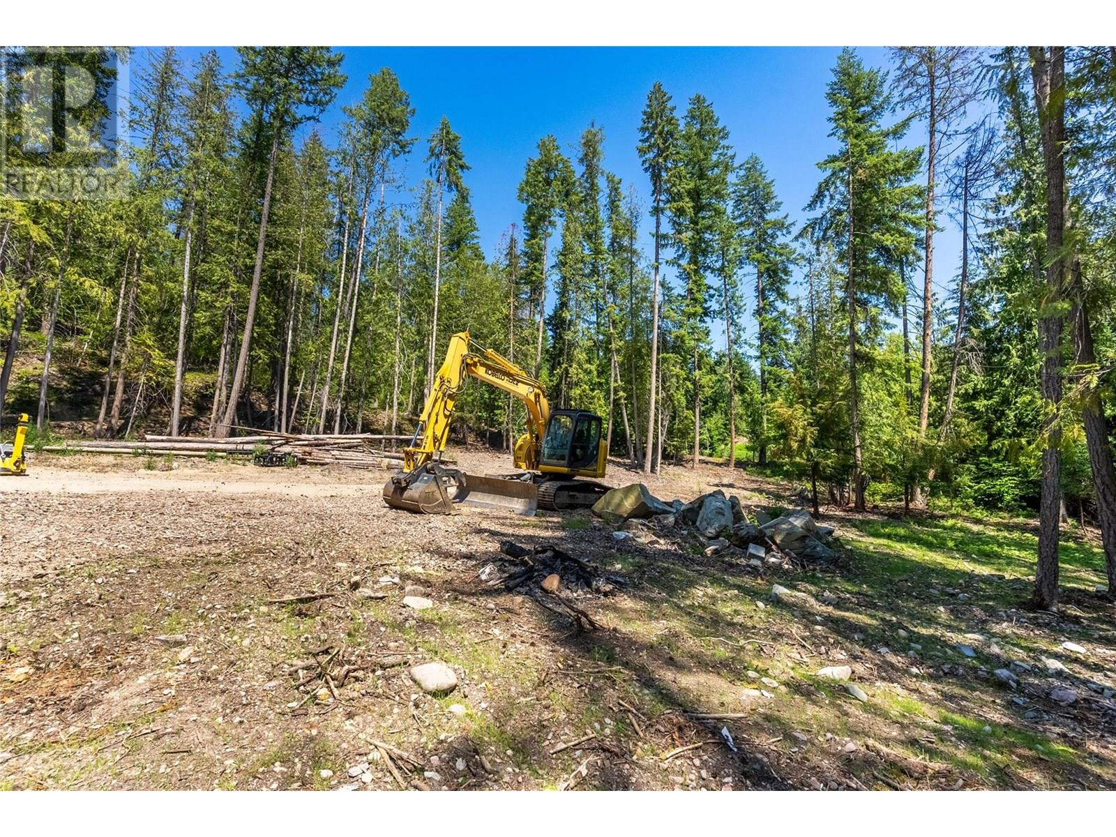 5828 Squilax Anglemont Road, Celista, British Columbia  V0E 1M6 - Photo 21 - 10347730
