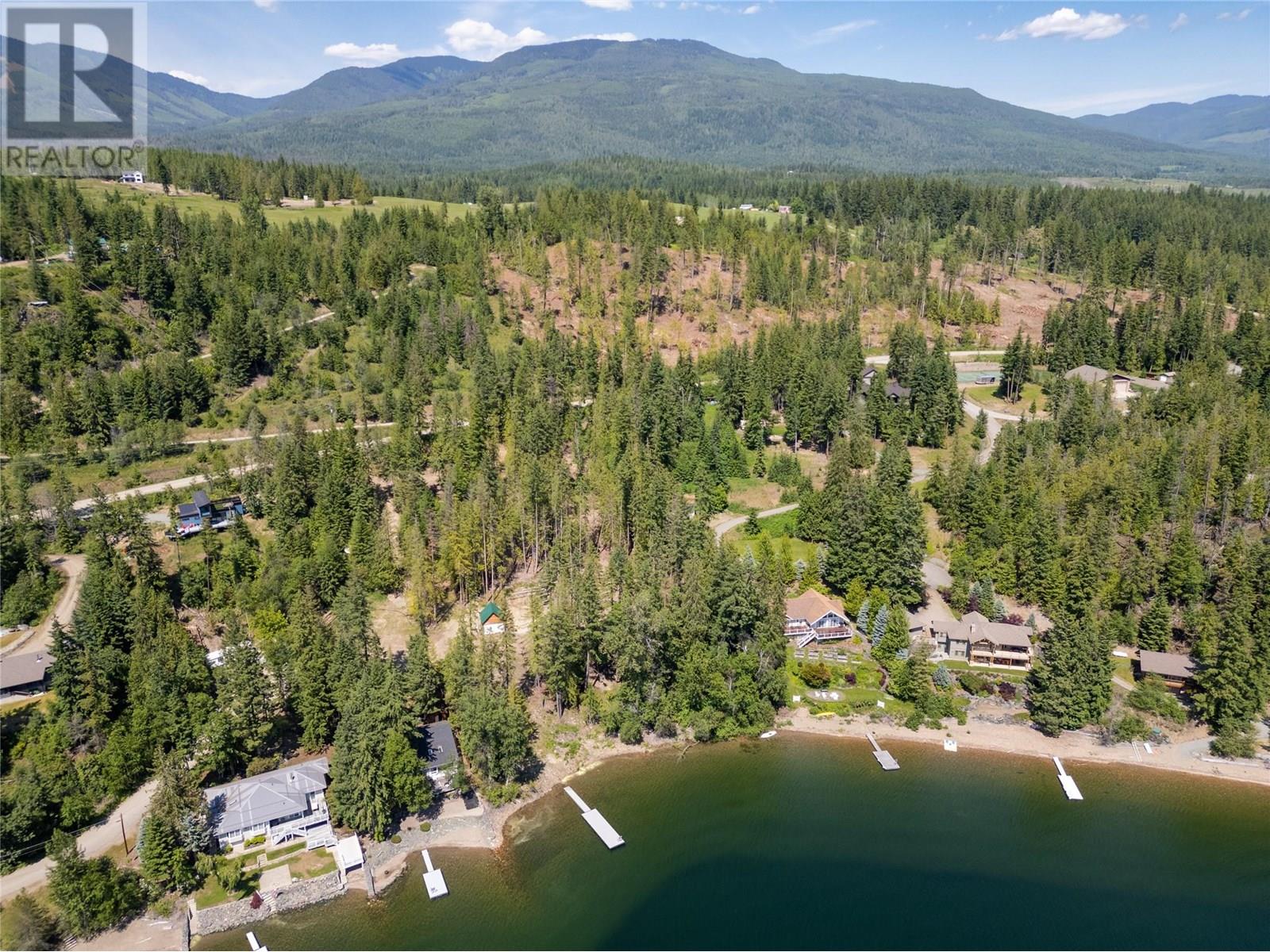 5828 Squilax Anglemont Road, Celista, British Columbia  V0E 1M6 - Photo 4 - 10347730