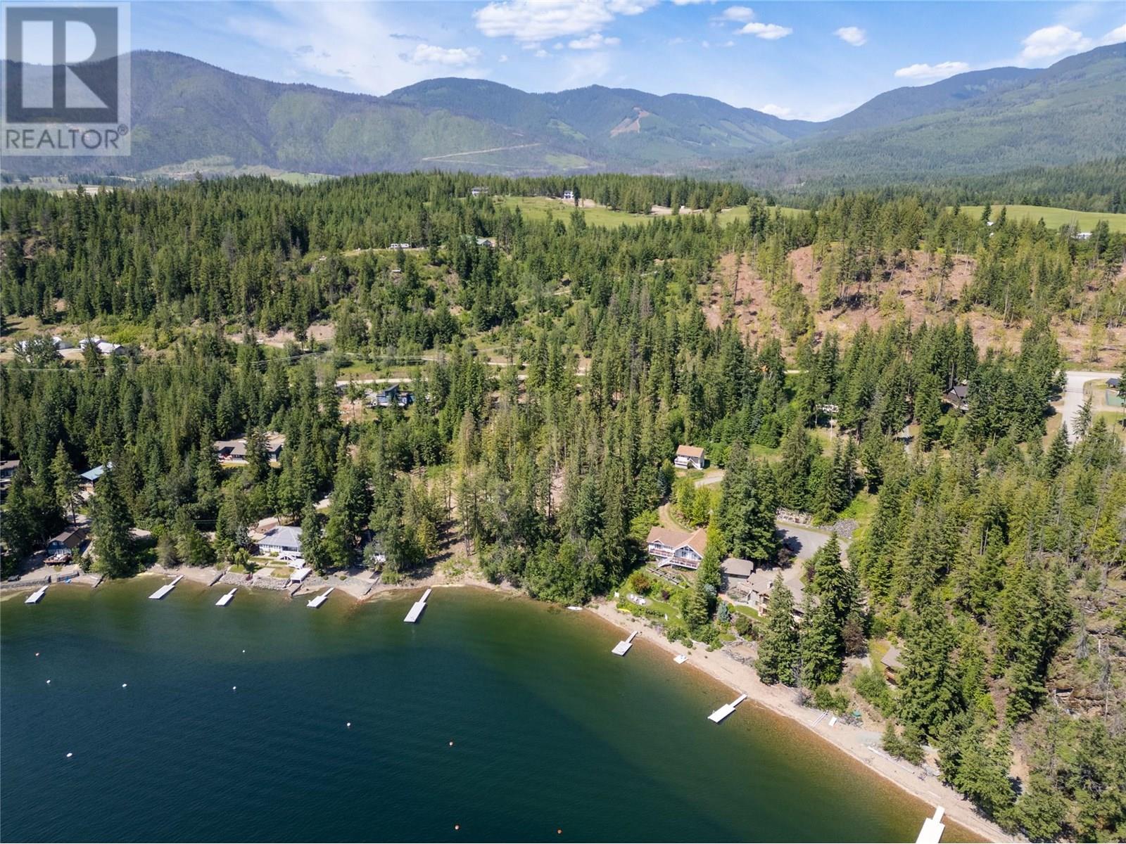 5828 Squilax Anglemont Road, Celista, British Columbia  V0E 1M6 - Photo 5 - 10347730
