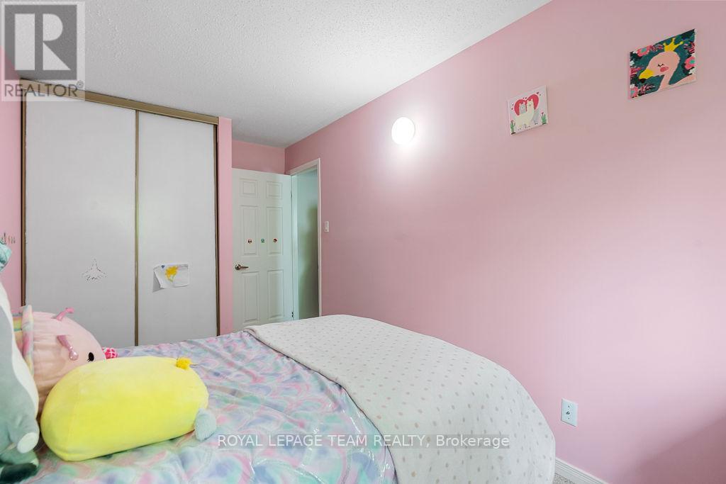 80 Pickwick Drive, Ottawa, Ontario  K2J 3E2 - Photo 22 - X12211153