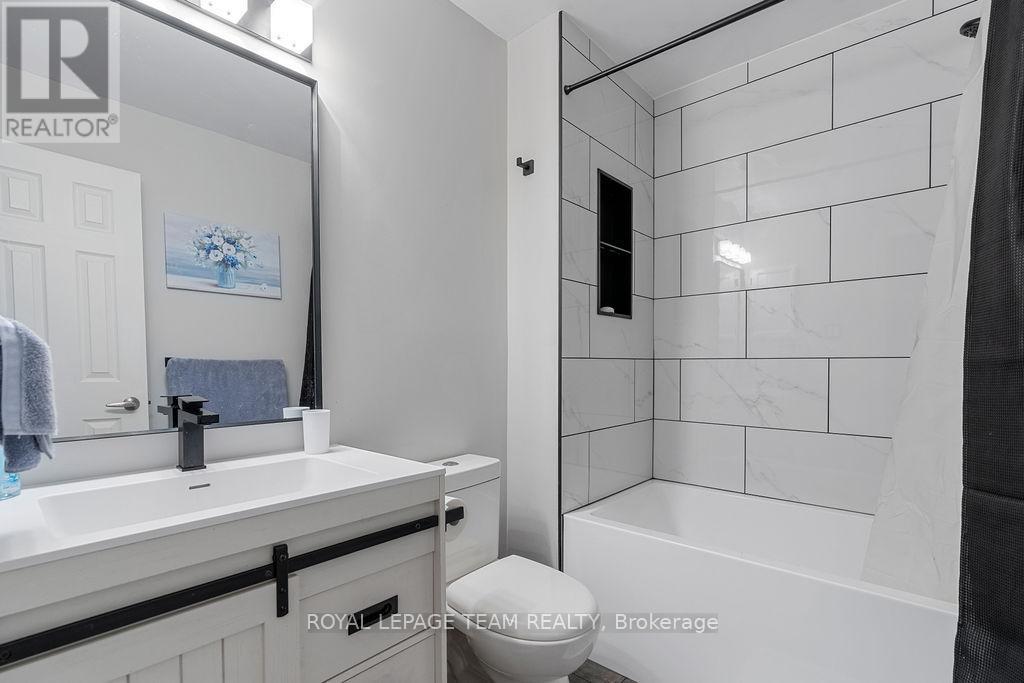 80 Pickwick Drive, Ottawa, Ontario  K2J 3E2 - Photo 23 - X12211153