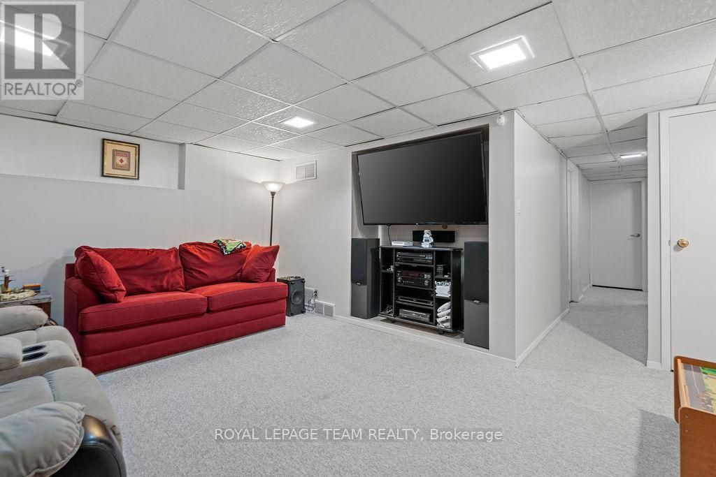 80 Pickwick Drive, Ottawa, Ontario  K2J 3E2 - Photo 39 - X12211153