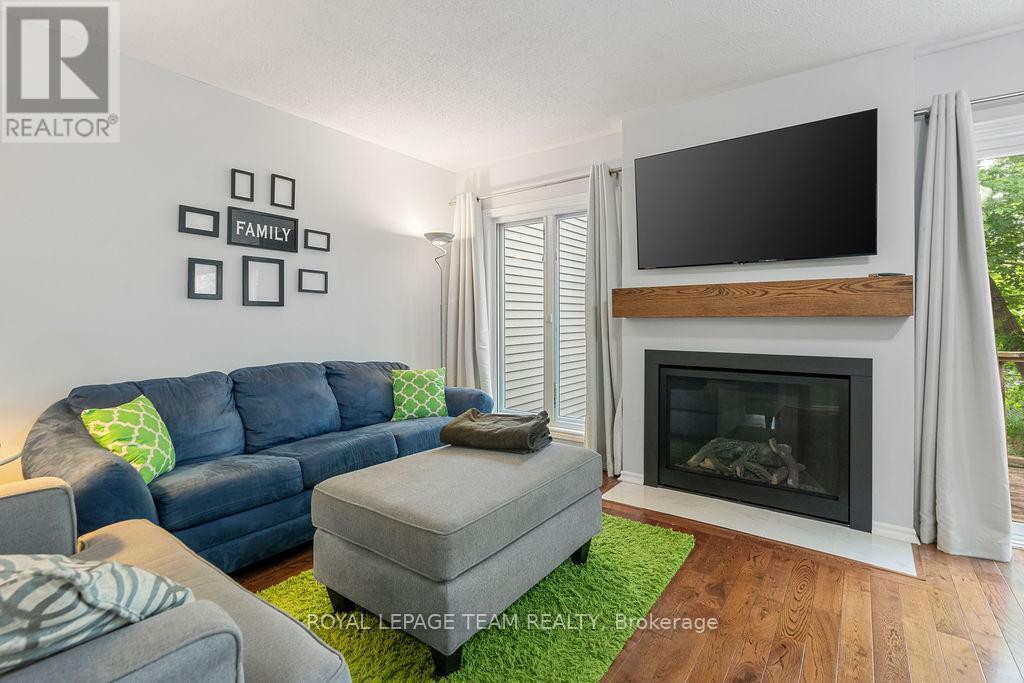 80 Pickwick Drive, Ottawa, Ontario  K2J 3E2 - Photo 7 - X12211153