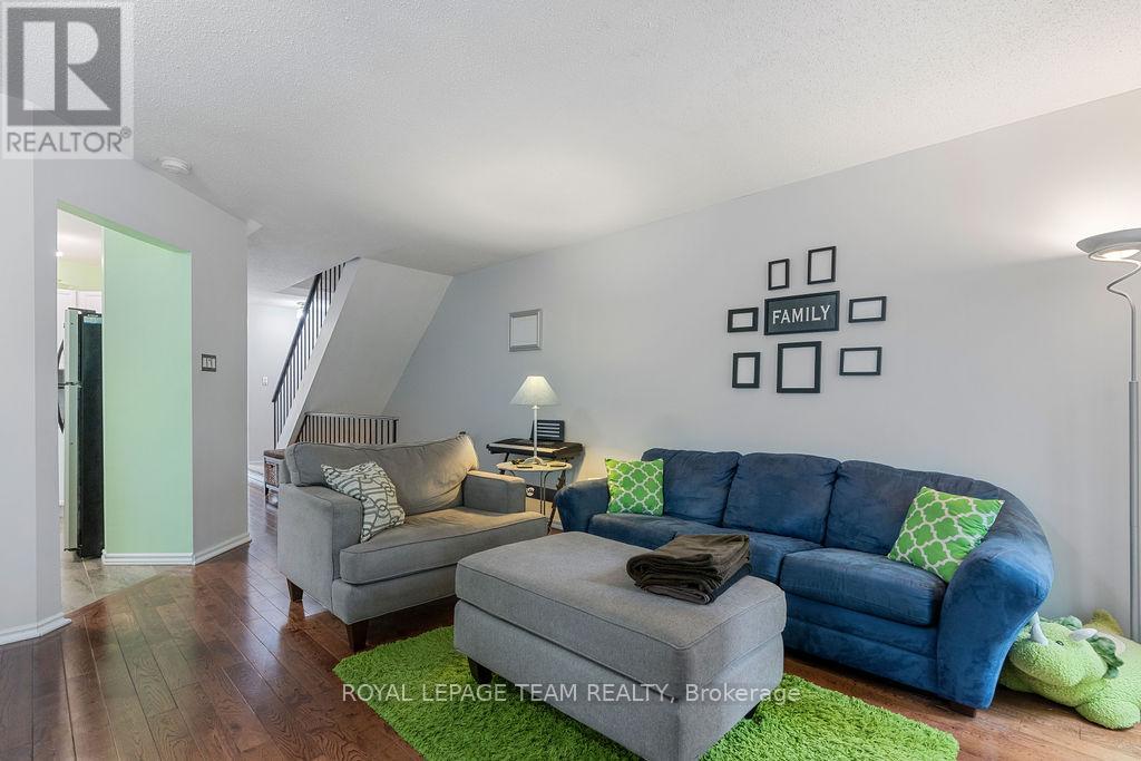 80 Pickwick Drive, Ottawa, Ontario  K2J 3E2 - Photo 8 - X12211153