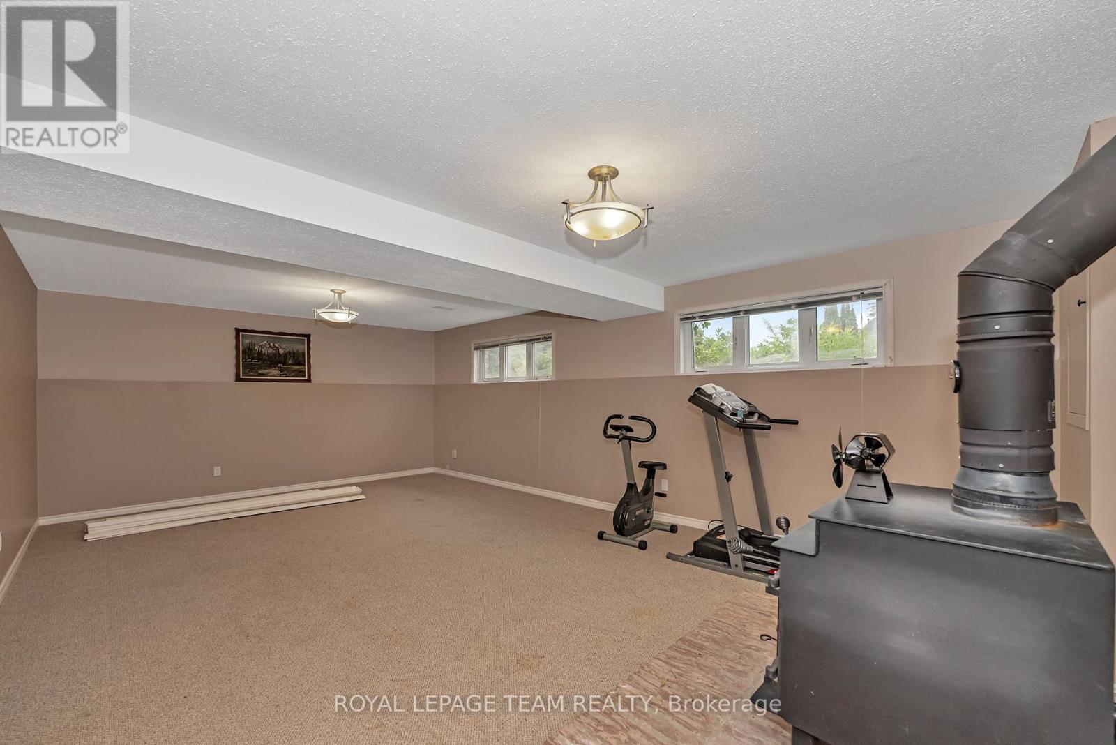 139 Dunlop Crescent, Russell, Ontario  K4R 1B3 - Photo 24 - X12211165