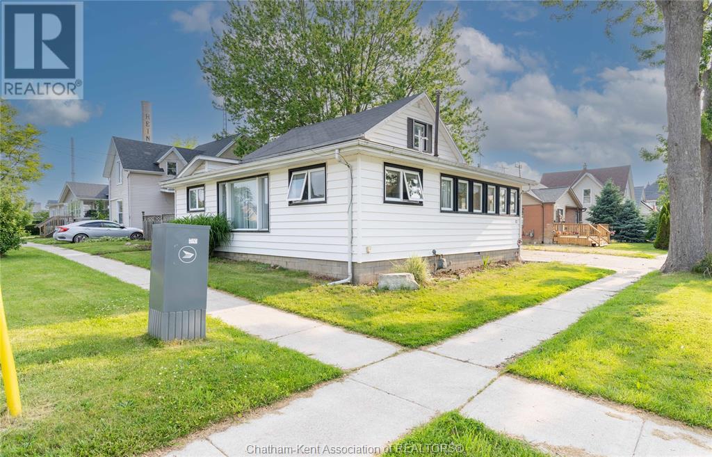 MLS# 25014697: 12 MONTGOMERY STREET, Leamington, Canada