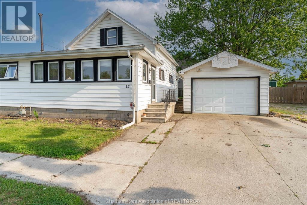 12 Montgomery Street, Leamington, Ontario  N8H 1Z9 - Photo 2 - 25014697