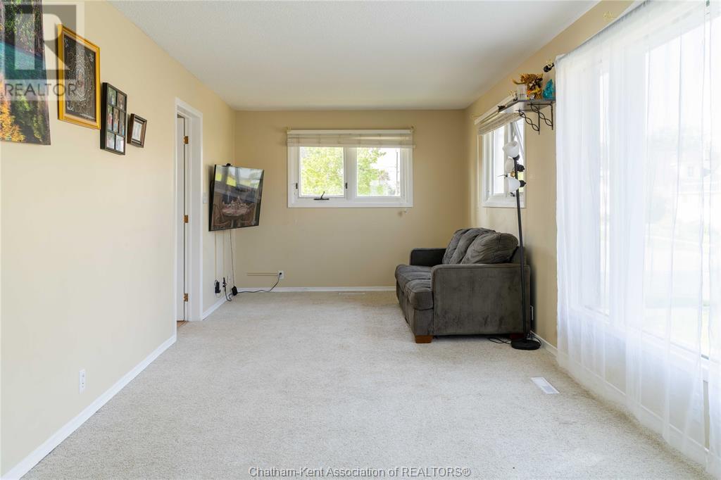 12 Montgomery Street, Leamington, Ontario  N8H 1Z9 - Photo 6 - 25014697