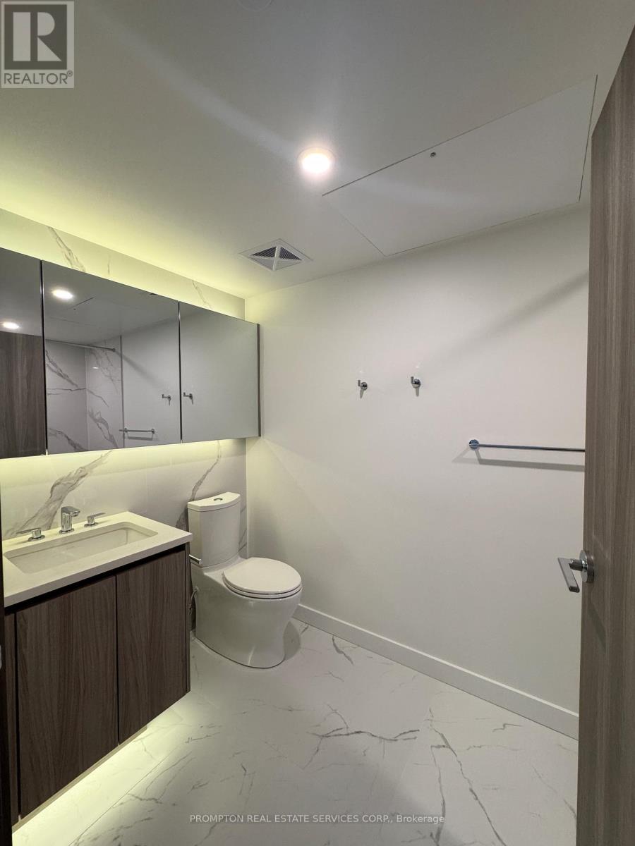 3908 - 3 Concord Cityplace Way, Toronto, Ontario  M5V 0X4 - Photo 10 - C12211149