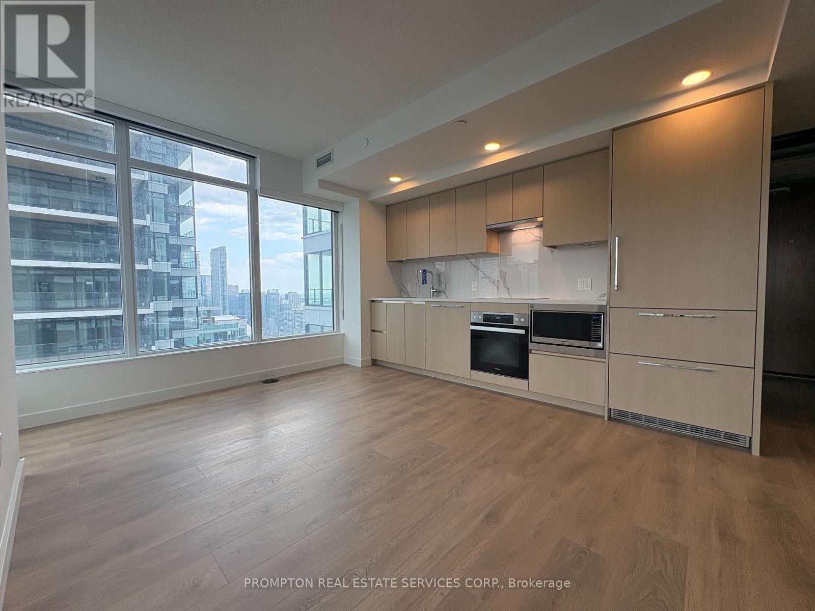 3905 - 3 Concord Cityplace Way, Toronto, Ontario  M5V 0X4 - Photo 2 - C12211191