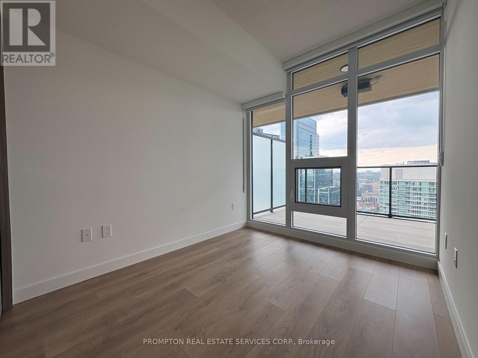3905 - 3 Concord Cityplace Way, Toronto, Ontario  M5V 0X4 - Photo 4 - C12211191