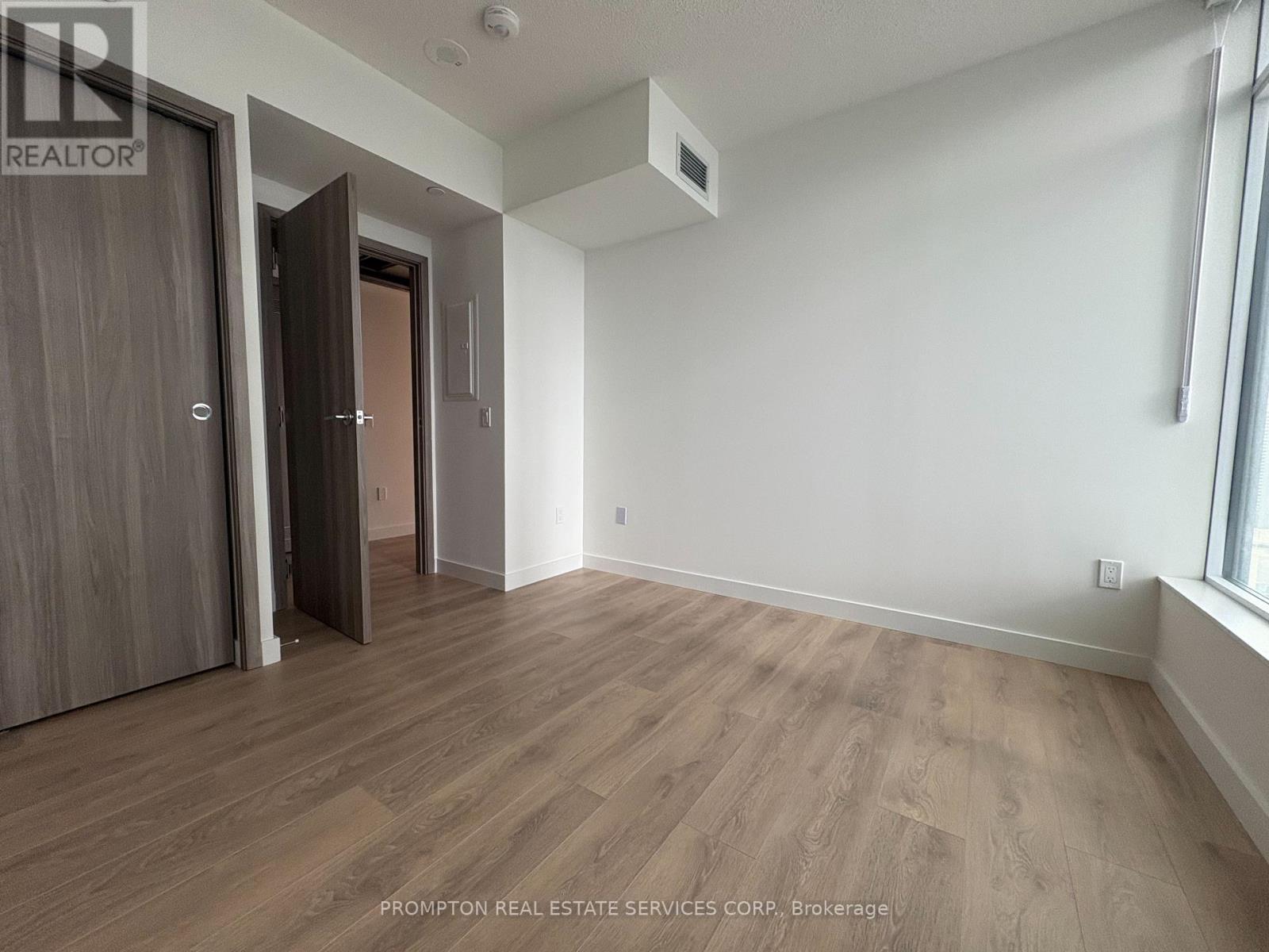 3905 - 3 Concord Cityplace Way, Toronto, Ontario  M5V 0X4 - Photo 5 - C12211191
