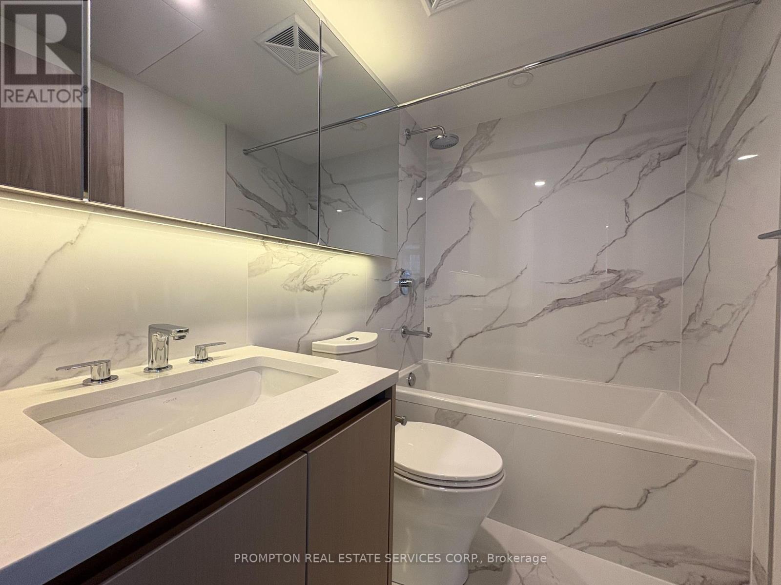 3905 - 3 Concord Cityplace Way, Toronto, Ontario  M5V 0X4 - Photo 7 - C12211191
