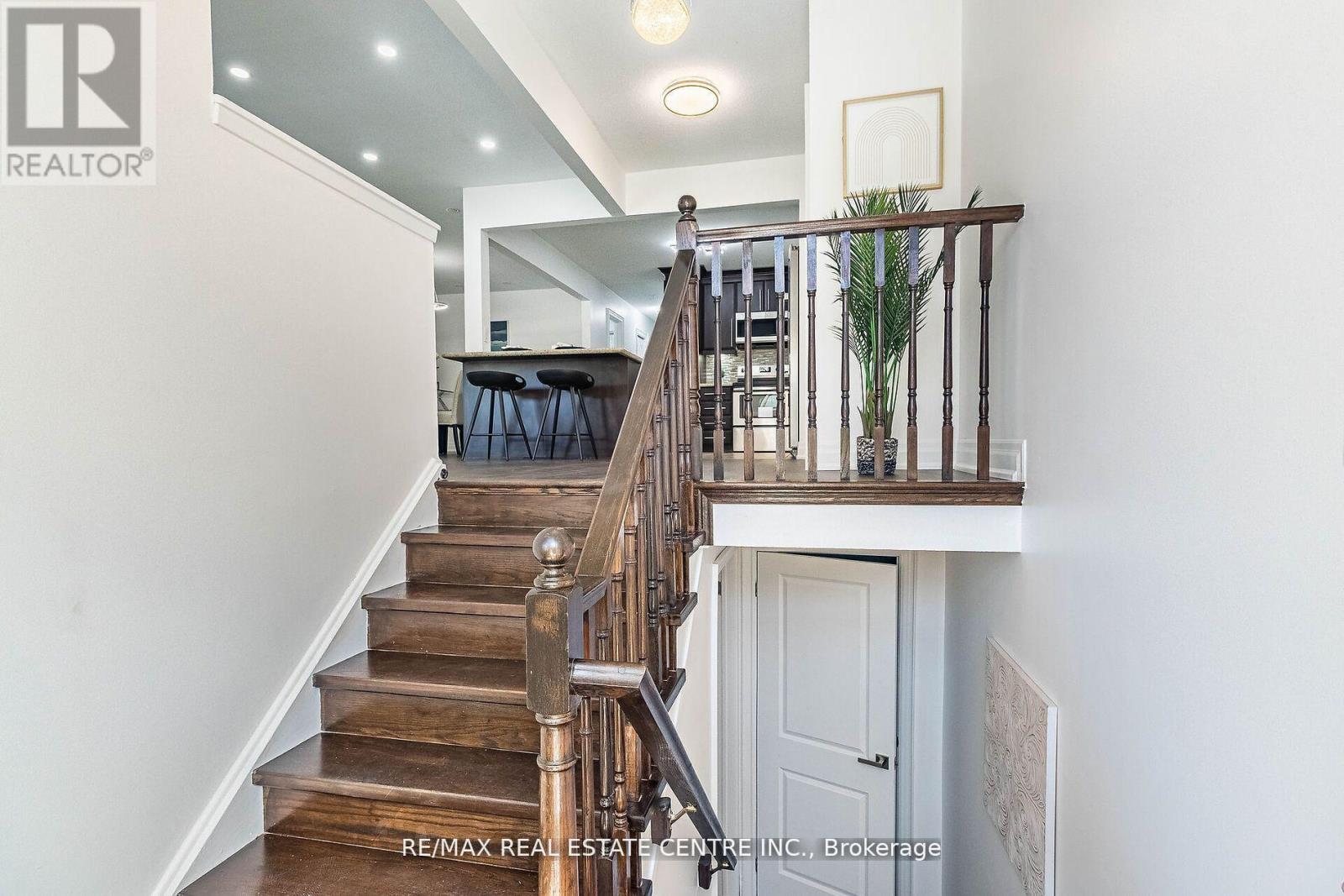 114 Sexton Crescent, Toronto, Ontario  M2H 2L6 - Photo 4 - C12211192
