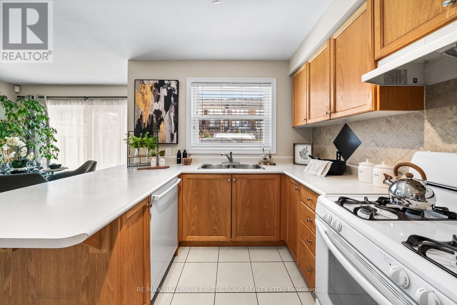74 Dooley Crescent, Ajax (Northwest Ajax), Ontario  L1T 4J2 - Photo 9 - E12211180