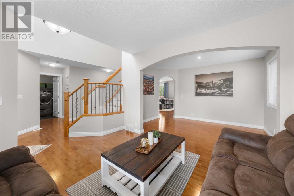 58 Everhollow Avenue Sw, Calgary, Alberta  T2Y 0A9 - Photo 4 - A2227890