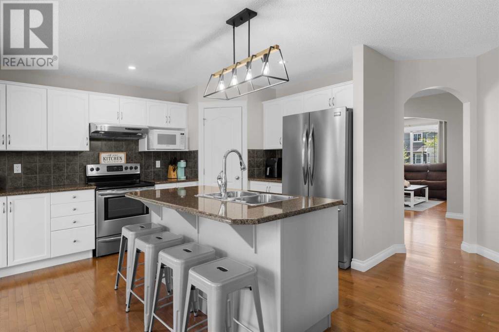 58 Everhollow Avenue Sw, Calgary, Alberta  T2Y 0A9 - Photo 8 - A2227890