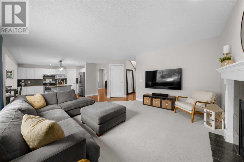 58 Everhollow Avenue Sw, Calgary, Alberta  T2Y 0A9 - Photo 6 - A2227890
