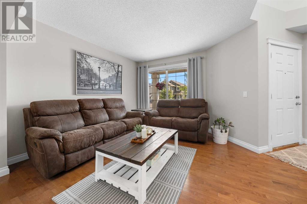 58 Everhollow Avenue Sw, Calgary, Alberta  T2Y 0A9 - Photo 3 - A2227890
