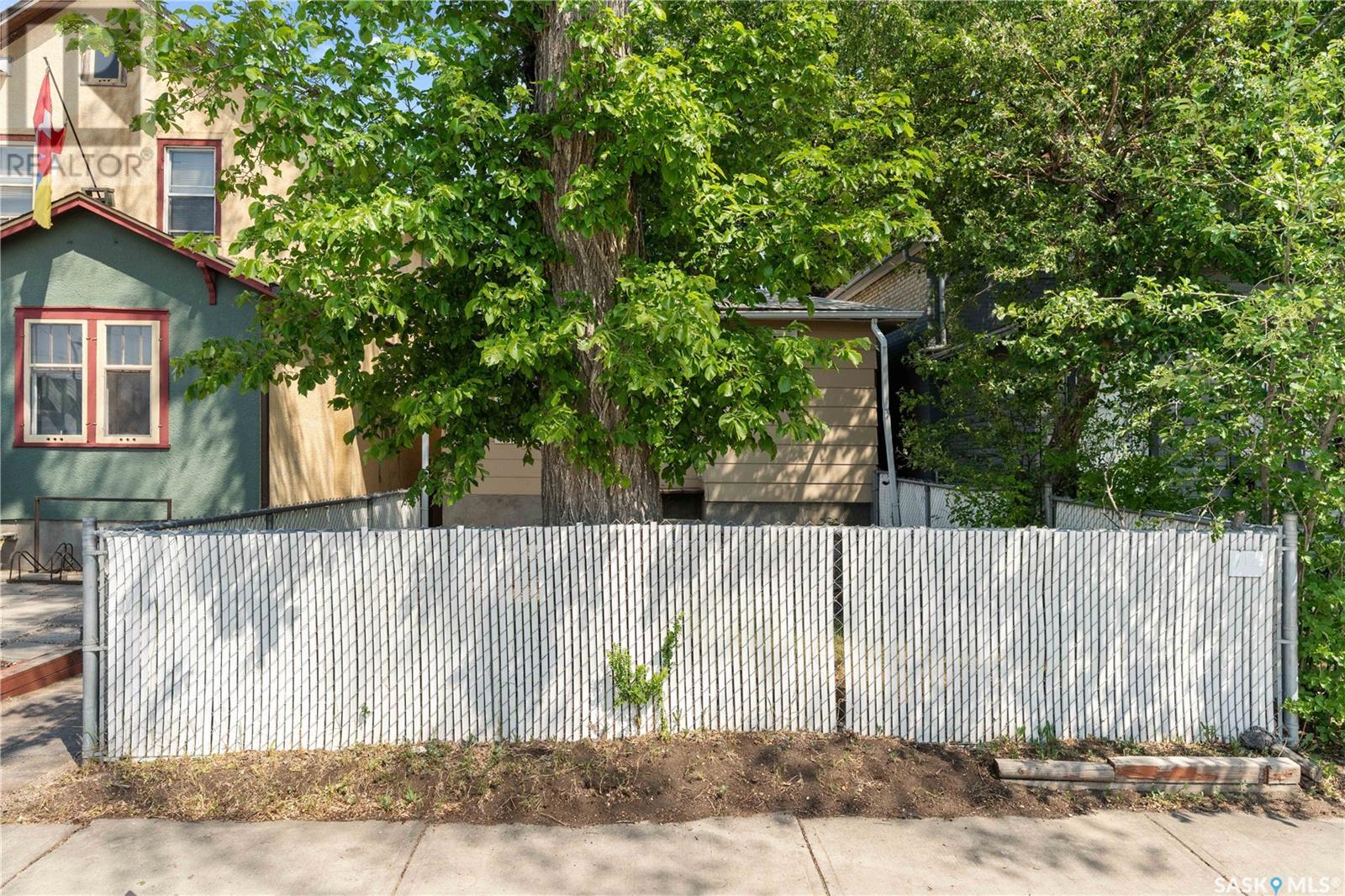 1715 St John Street, Regina, Saskatchewan  S4P 1R8 - Photo 2 - SK008998