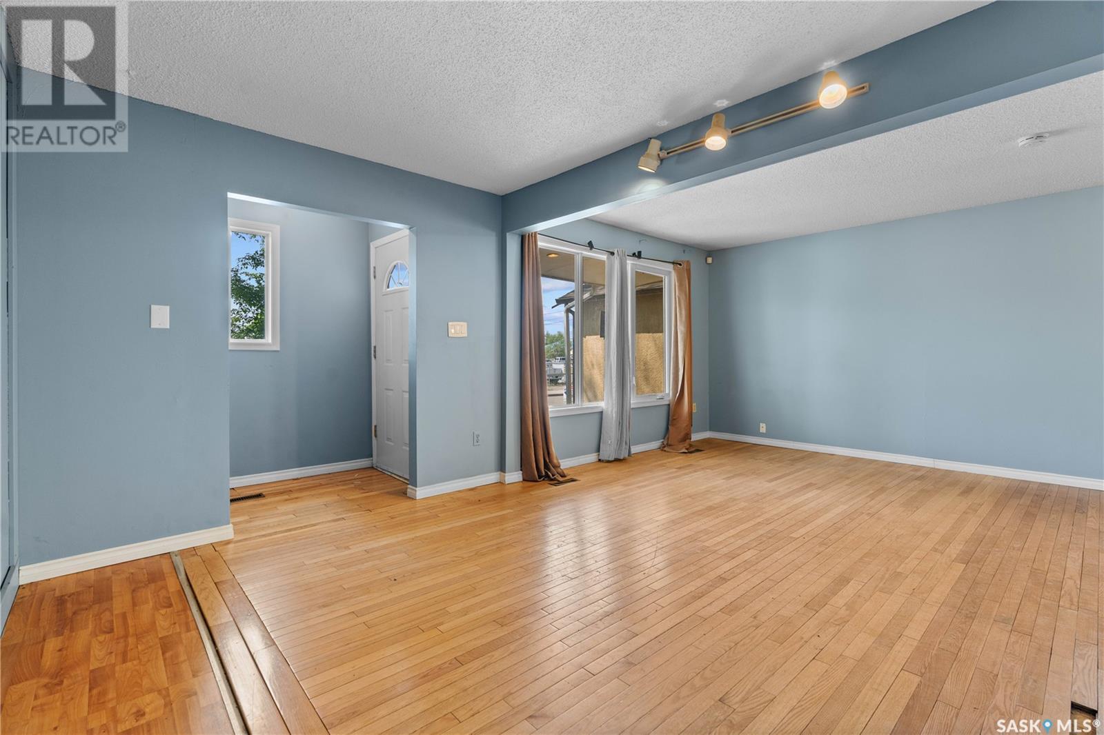 1715 St John Street, Regina, Saskatchewan  S4P 1R8 - Photo 3 - SK008998
