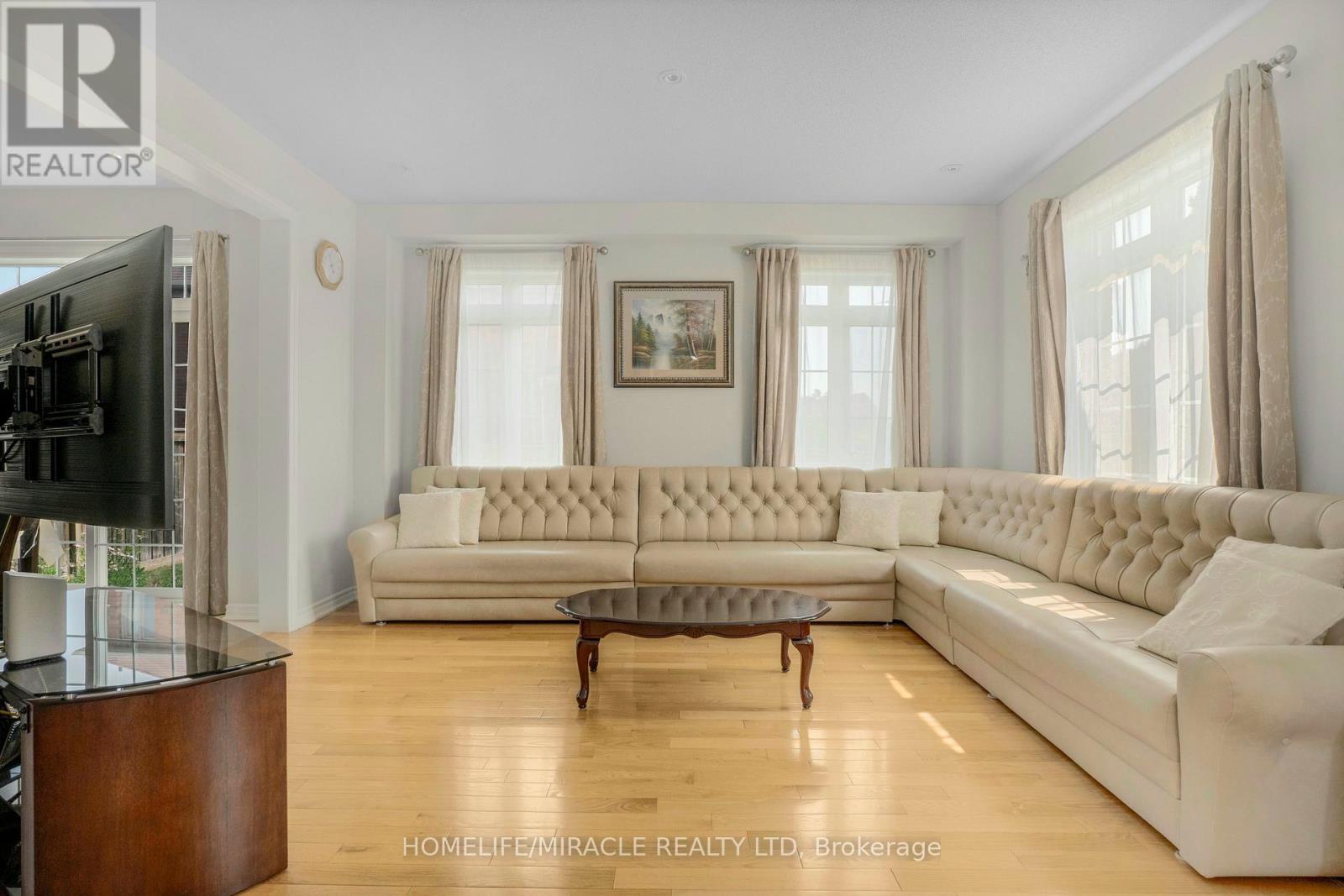 2215 Dawson Crescent, Innisfil, Ontario  L9S 0G9 - Photo 15 - N12211152