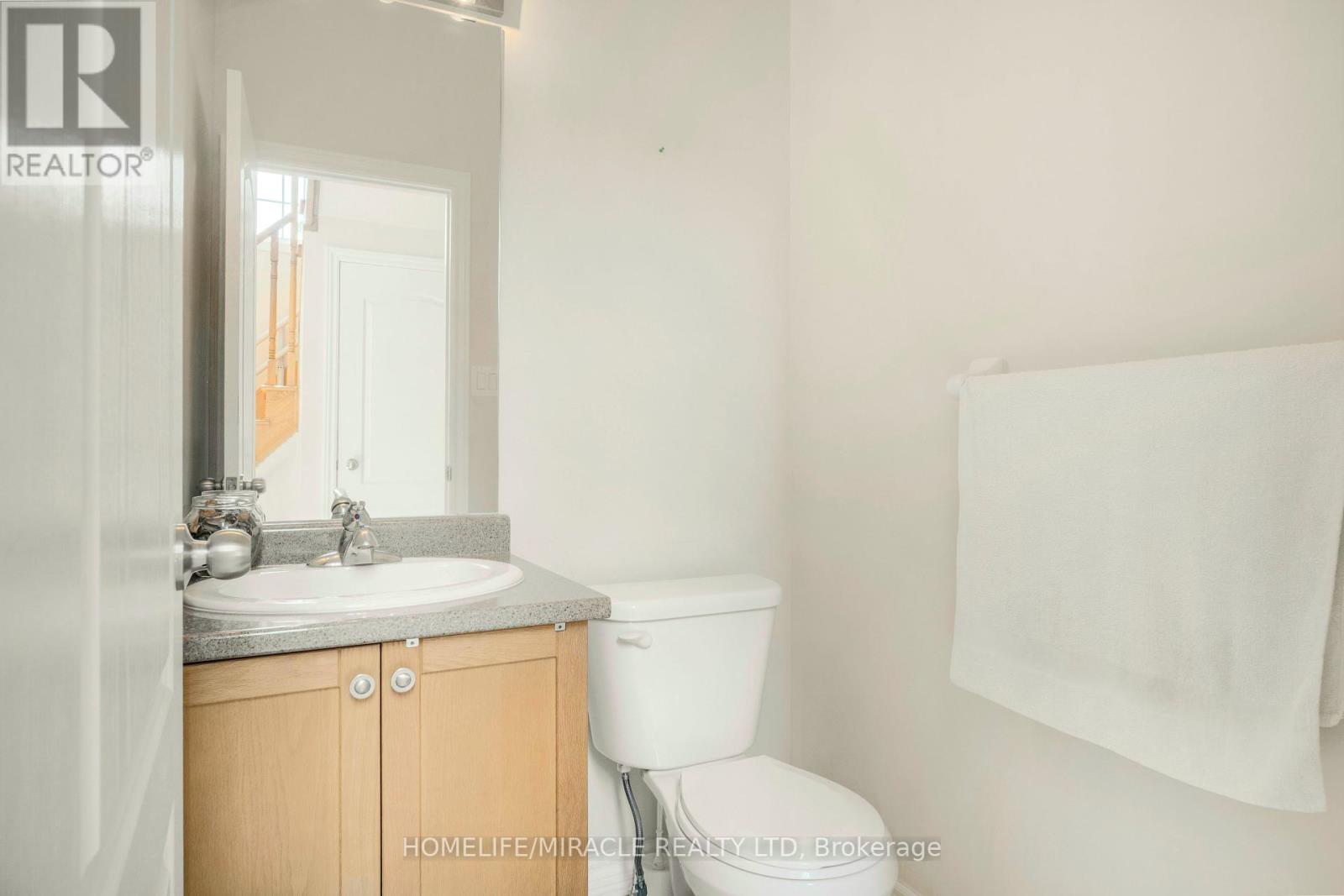 2215 Dawson Crescent, Innisfil, Ontario  L9S 0G9 - Photo 20 - N12211152