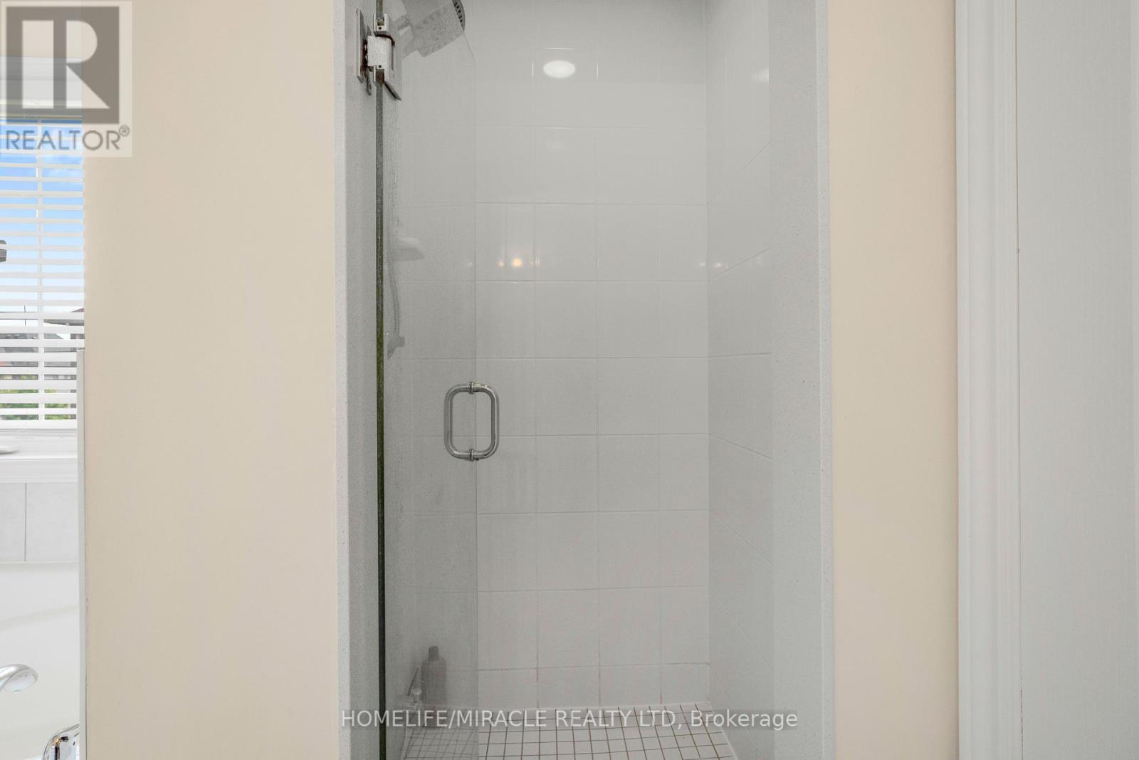 2215 Dawson Crescent, Innisfil, Ontario  L9S 0G9 - Photo 25 - N12211152