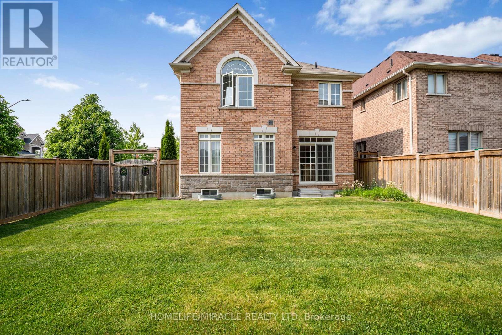 2215 Dawson Crescent, Innisfil, Ontario  L9S 0G9 - Photo 46 - N12211152