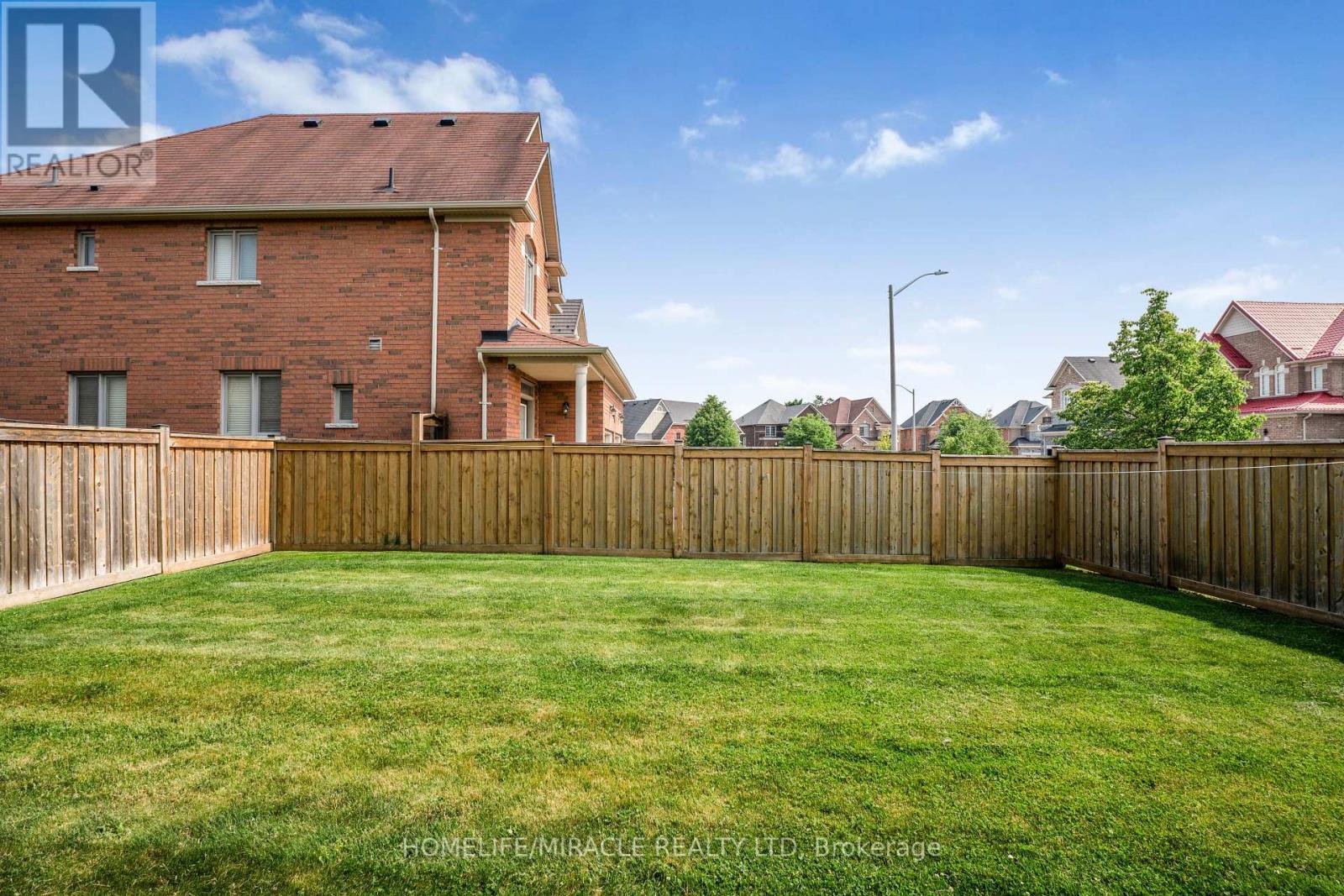 2215 Dawson Crescent, Innisfil, Ontario  L9S 0G9 - Photo 47 - N12211152