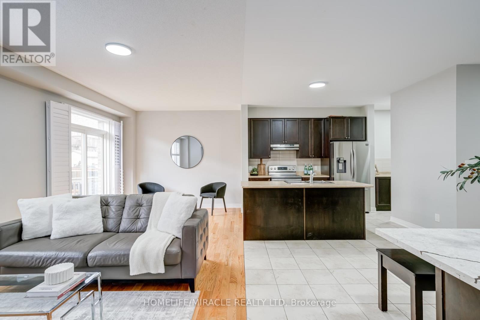81 Willoughby Way, New Tecumseth, Ontario  L9R 0P4 - Photo 8 - N12211175