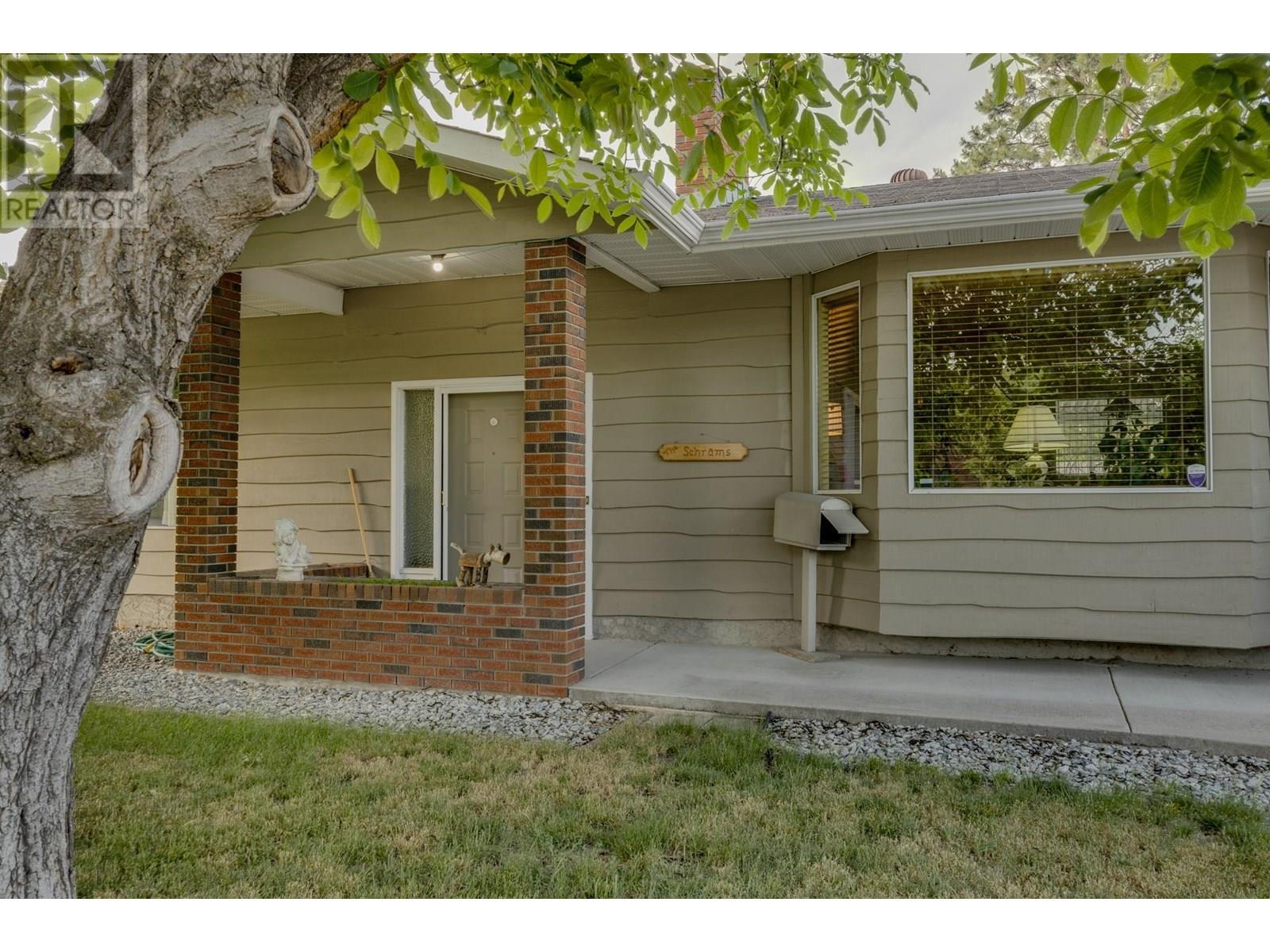 1846 Upland Avenue, Kelowna, British Columbia  V1Y 4G7 - Photo 3 - 10351301