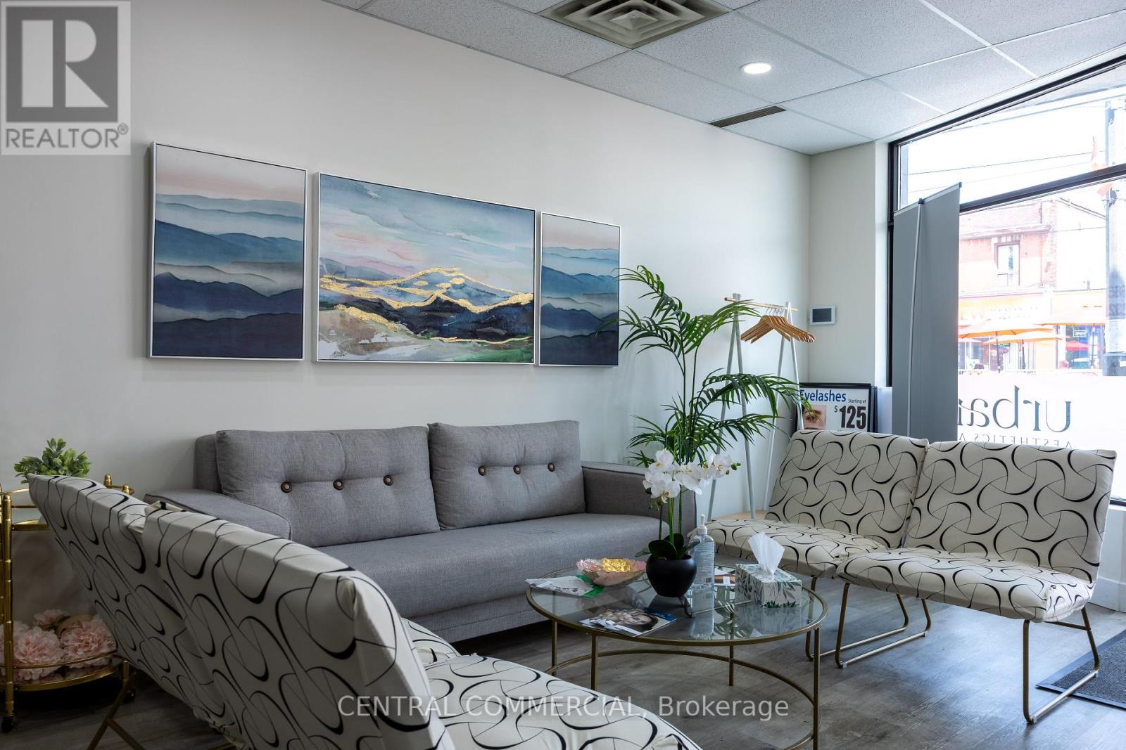 2885 Lake Shore Boulevard W, Toronto, Ontario  M8V 1J1 - Photo 14 - W12211137