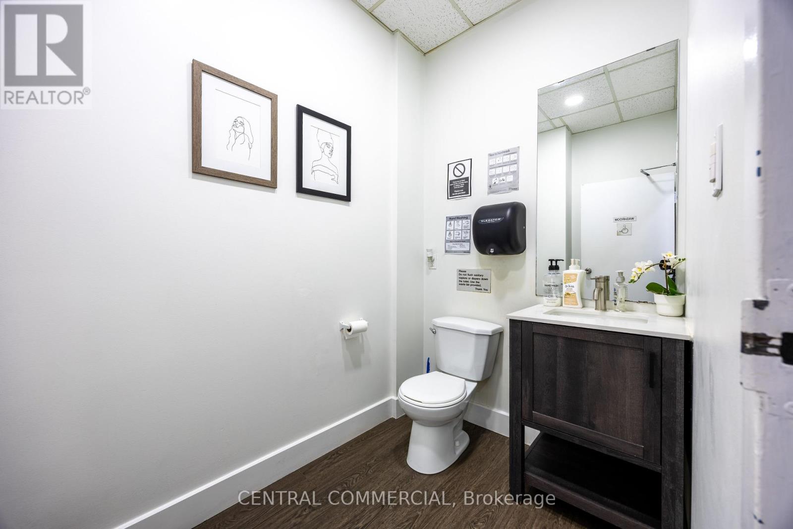 2885 Lake Shore Boulevard W, Toronto, Ontario  M8V 1J1 - Photo 22 - W12211137