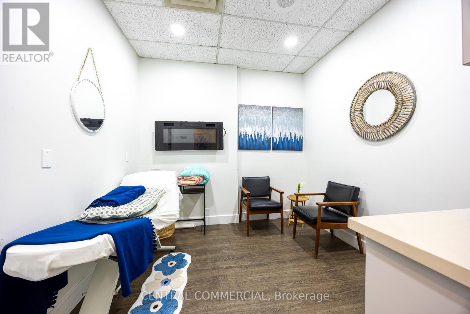 2885 Lake Shore Boulevard W, Toronto, Ontario  M8V 1J1 - Photo 29 - W12211137