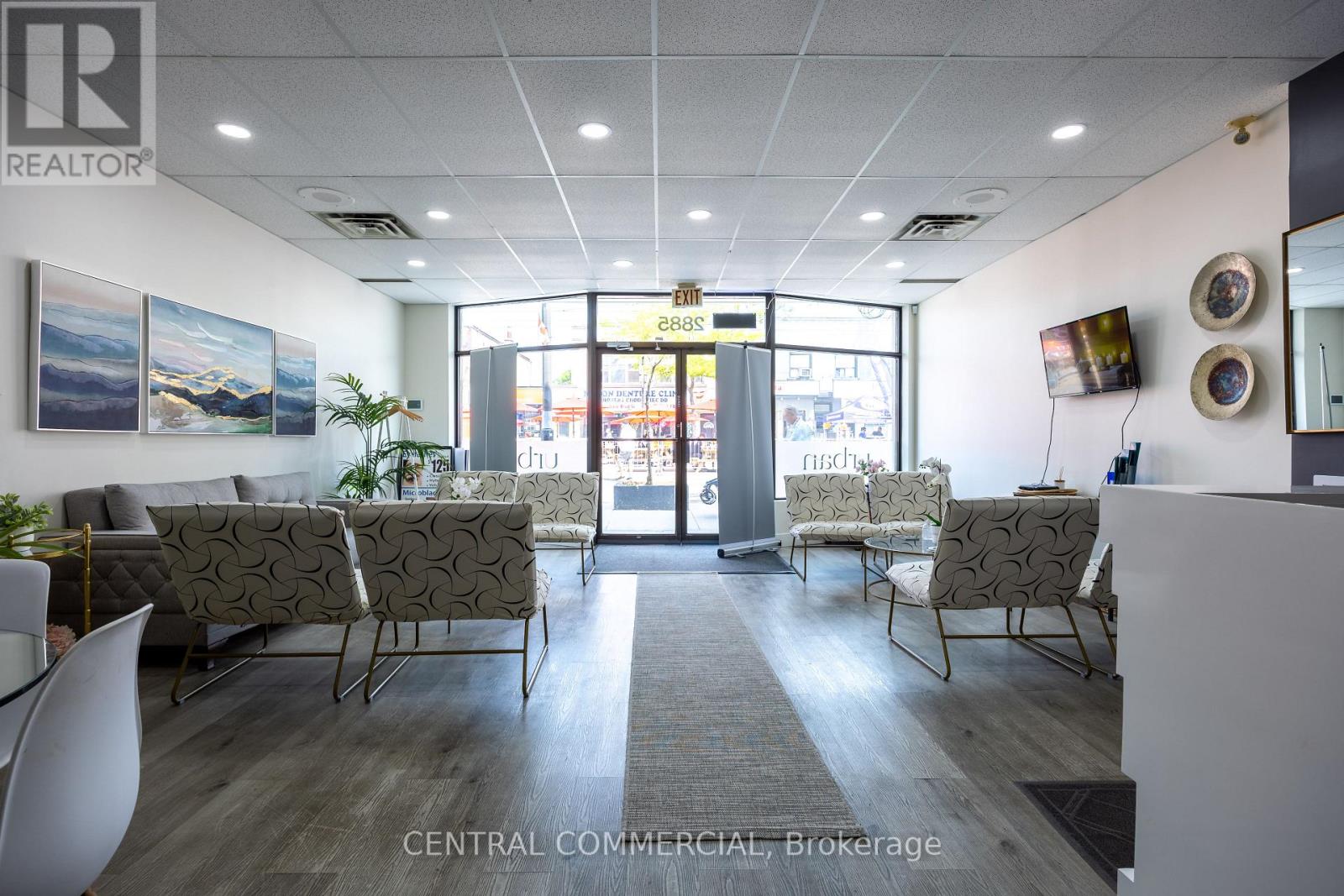2885 Lake Shore Boulevard W, Toronto, Ontario  M8V 1J1 - Photo 9 - W12211137