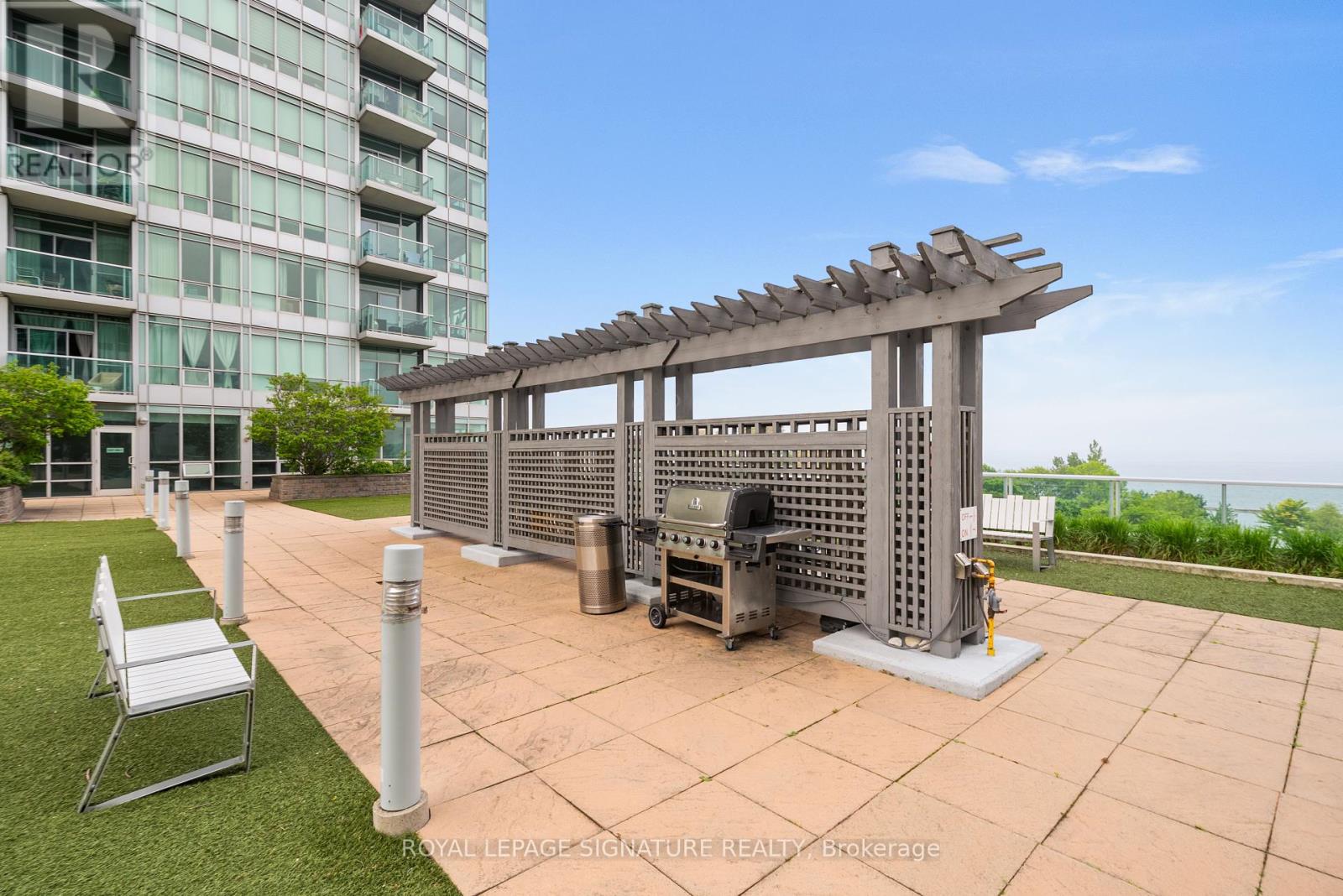 202 - 1900 Lakeshore Boulevard W, Toronto, Ontario  M6S 1A4 - Photo 23 - W12211154