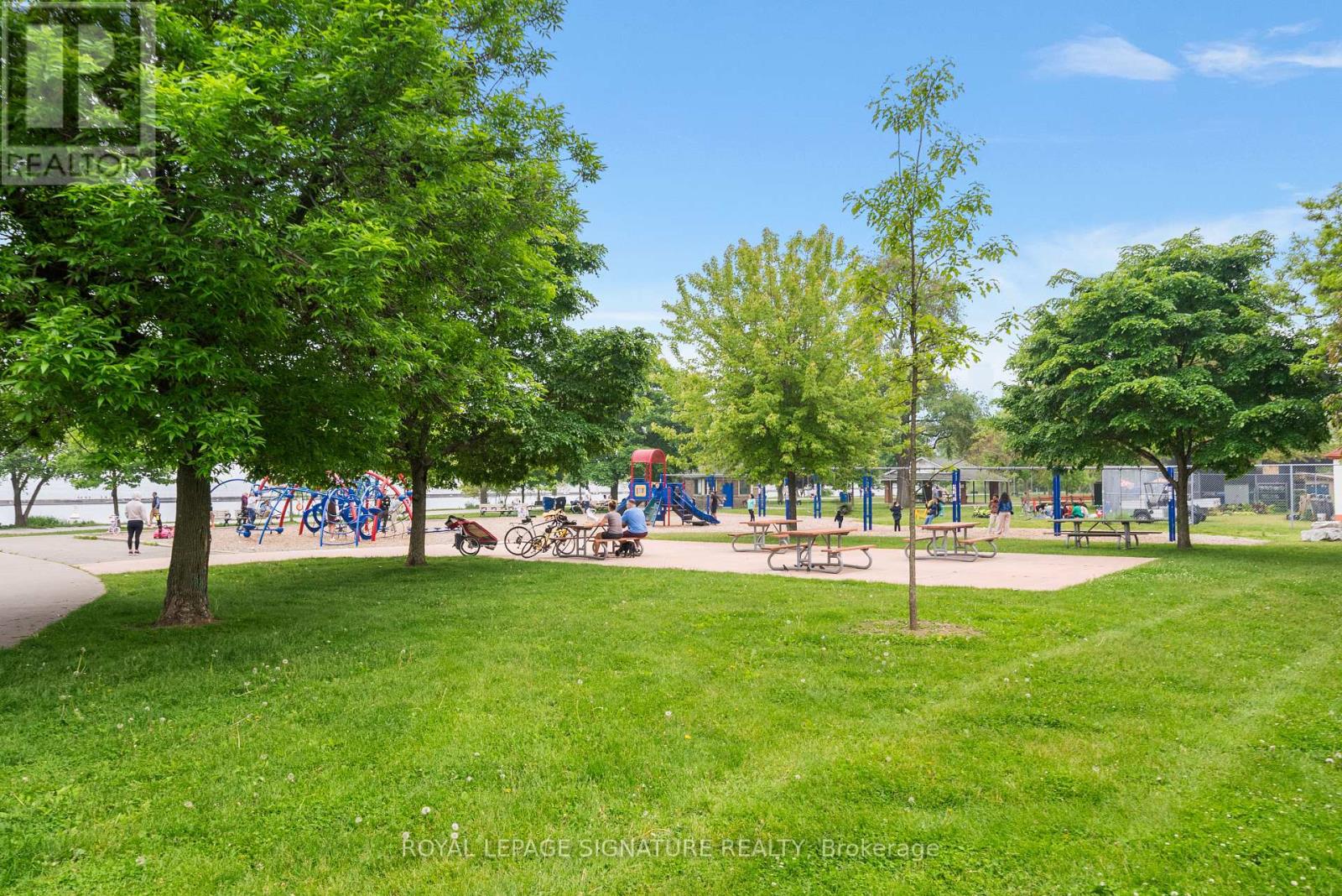 202 - 1900 Lakeshore Boulevard W, Toronto, Ontario  M6S 1A4 - Photo 32 - W12211154