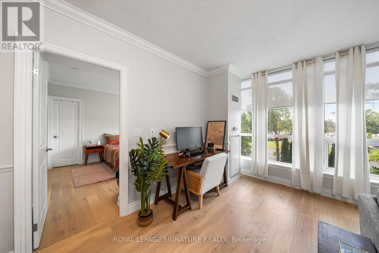 202 - 1900 Lakeshore Boulevard W, Toronto, Ontario  M6S 1A4 - Photo 9 - W12211154