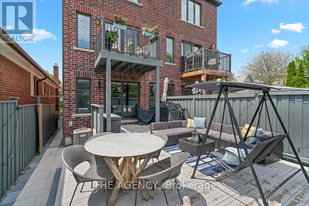 507 Nairn Avenue, Toronto (Caledonia-Fairbank), Ontario  M6E 4J2 - Photo 37 - W12211163