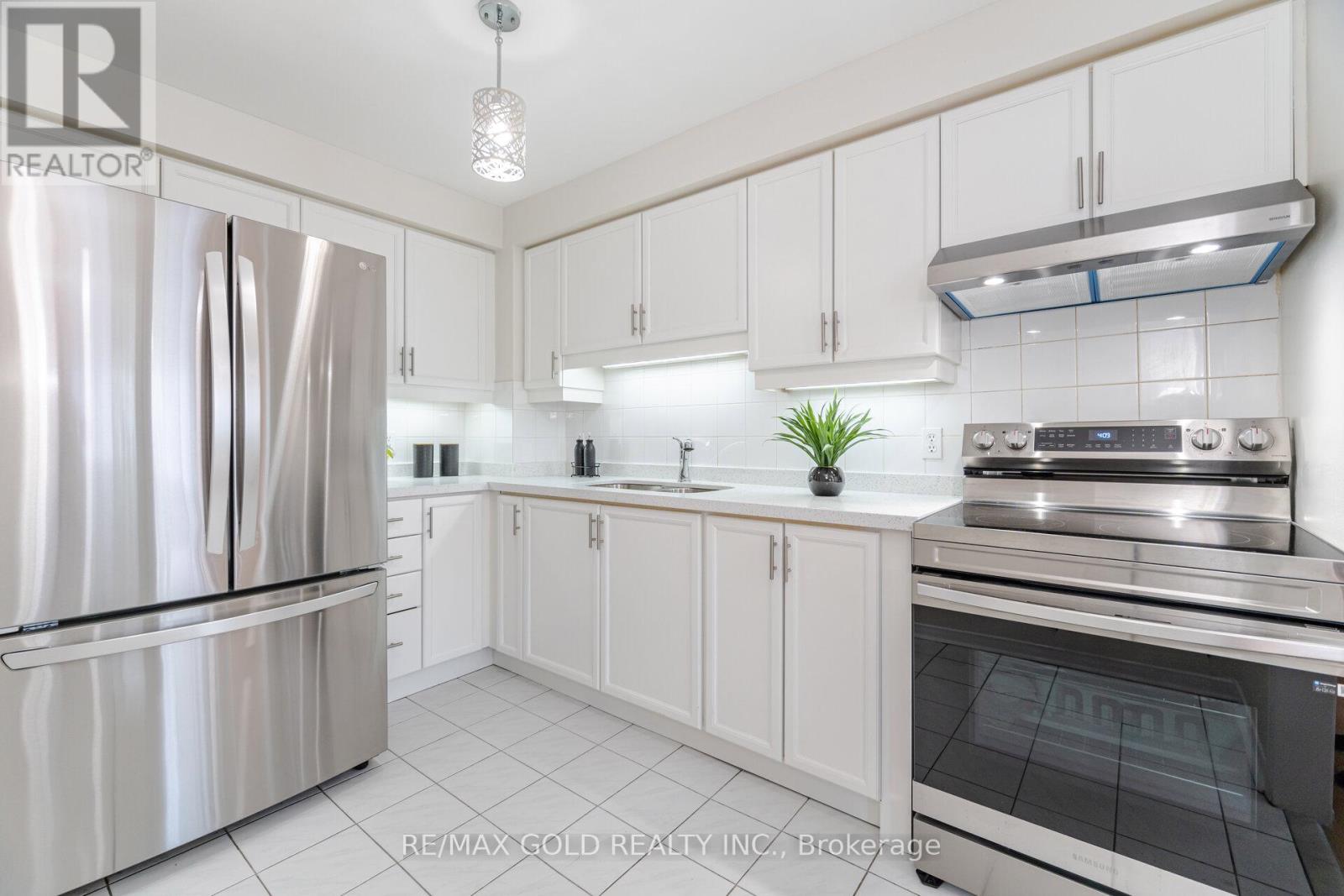 78b - 5305 Glen Erin Drive, Mississauga, Ontario  L5M 5N7 - Photo 3 - W12211171