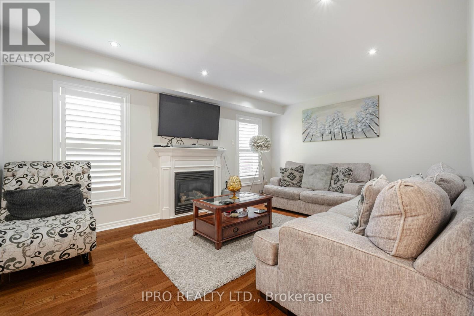49 Australia Drive, Brampton, Ontario  L6R 3G1 - Photo 12 - W12211190